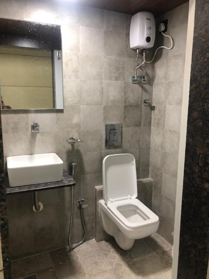 مومباي Hotel Rooms Dadar Near Station المظهر الخارجي الصورة