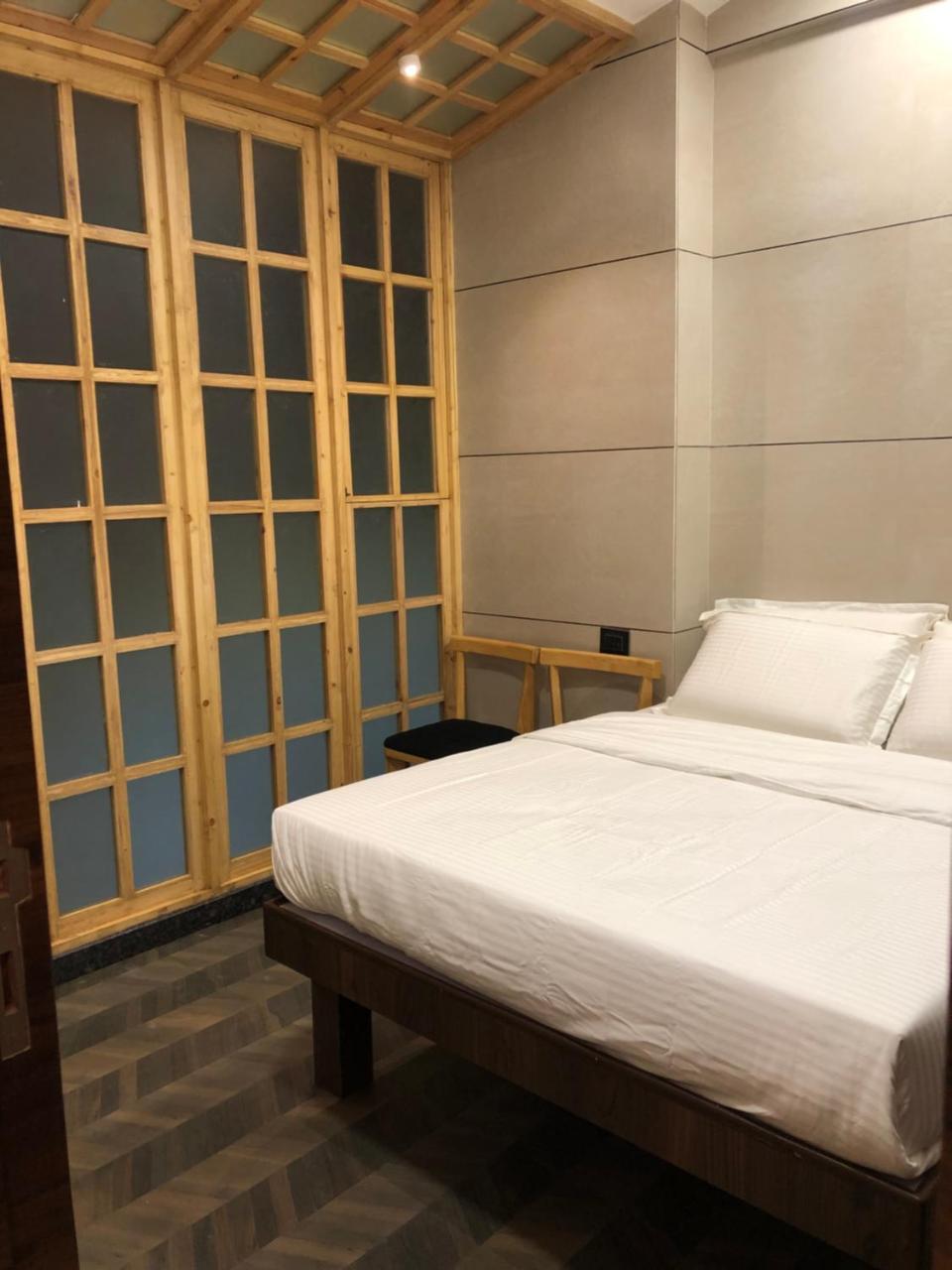 مومباي Hotel Rooms Dadar Near Station المظهر الخارجي الصورة