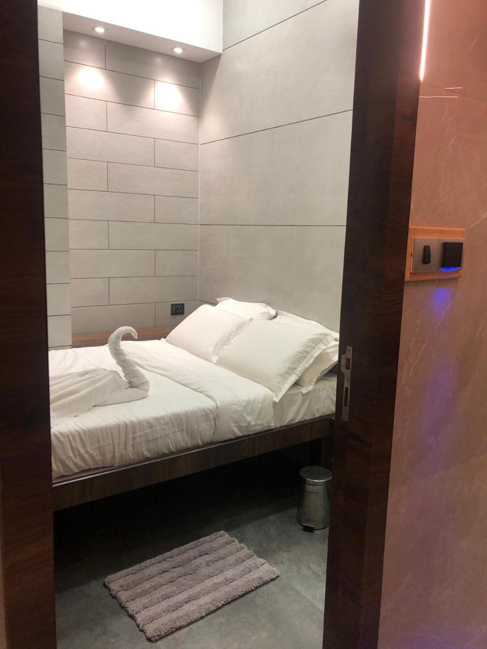 مومباي Hotel Rooms Dadar Near Station المظهر الخارجي الصورة