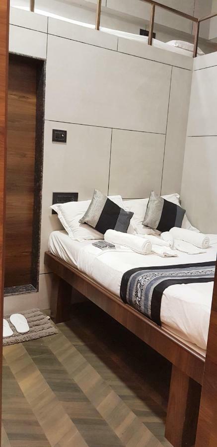 مومباي Hotel Rooms Dadar Near Station المظهر الخارجي الصورة